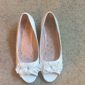 White kids dress shoes